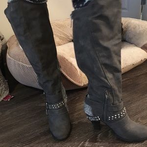 Women’s Gray Boots from Buckle